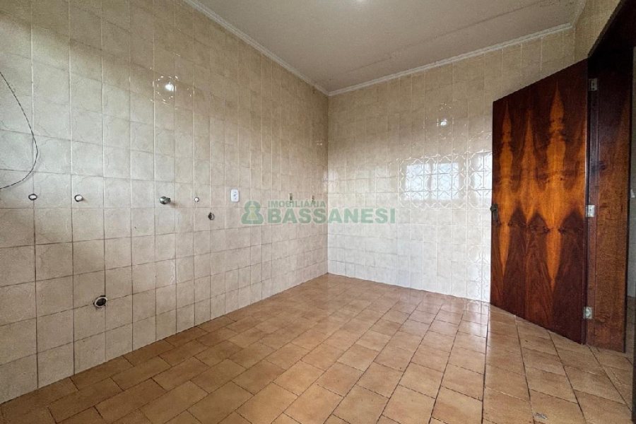 Casa com 150m², 3 dormitórios, 1 vaga, no bairro Santa Lúcia em Caxias do Sul para Alugar