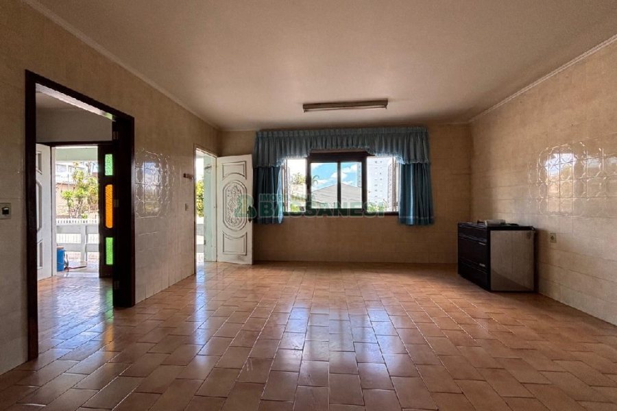 Casa com 150m², 3 dormitórios, 1 vaga, no bairro Santa Lúcia em Caxias do Sul para Alugar