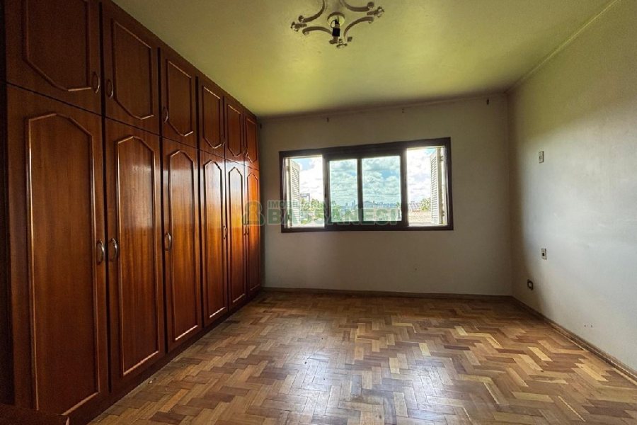 Casa com 150m², 3 dormitórios, 1 vaga, no bairro Santa Lúcia em Caxias do Sul para Alugar