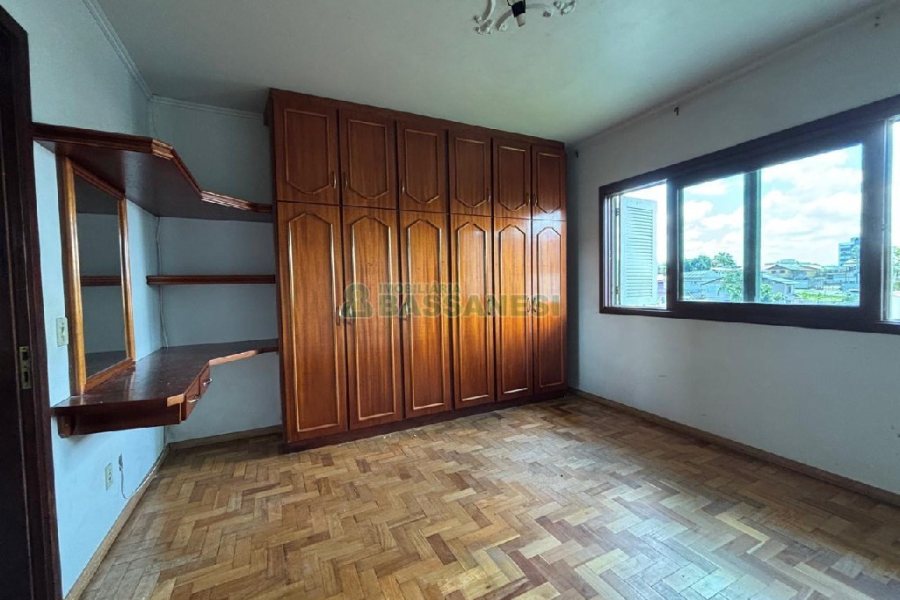 Casa com 150m², 3 dormitórios, 1 vaga, no bairro Santa Lúcia em Caxias do Sul para Alugar