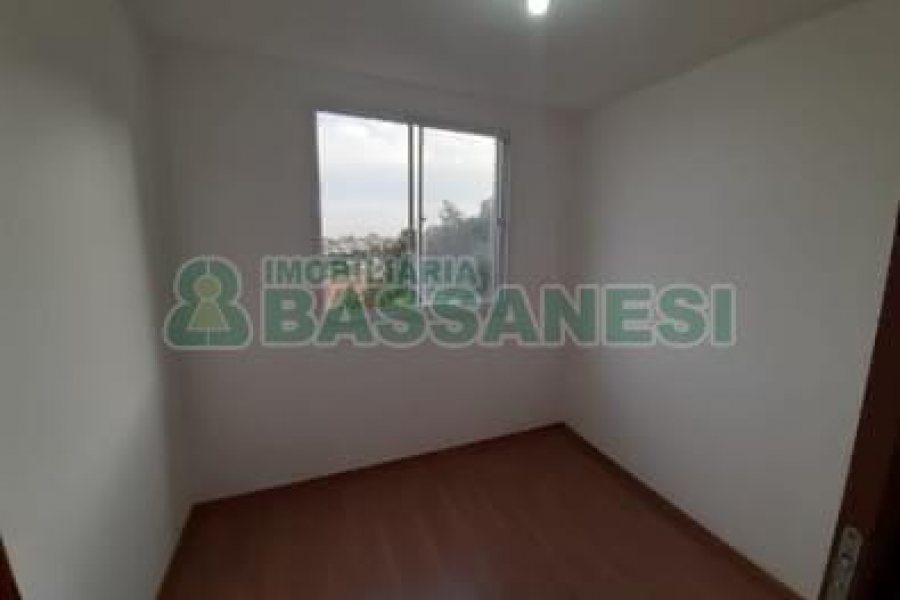 Apartamento com 40m², 2 dormitórios, 1 vaga, no bairro Petrópolis em Caxias do Sul para Comprar