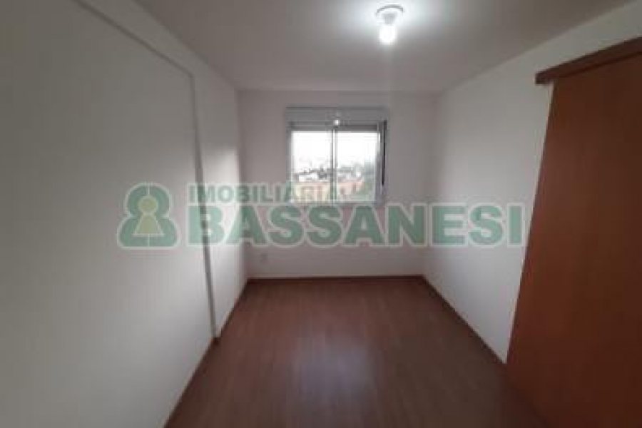 Apartamento com 40m², 2 dormitórios, 1 vaga, no bairro Petrópolis em Caxias do Sul para Comprar