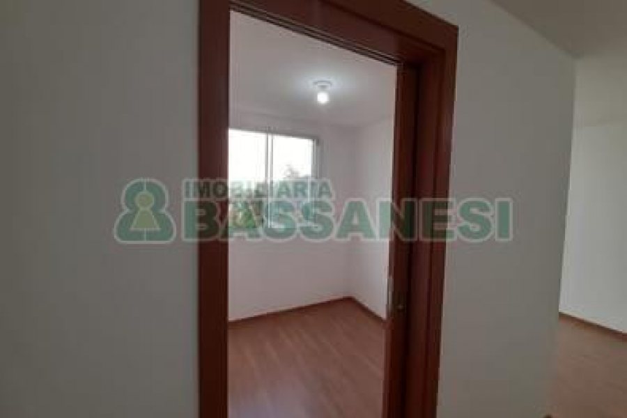 Apartamento com 40m², 2 dormitórios, 1 vaga, no bairro Petrópolis em Caxias do Sul para Comprar