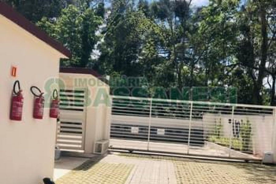 Apartamento com 40m², 2 dormitórios, 1 vaga, no bairro Petrópolis em Caxias do Sul para Comprar