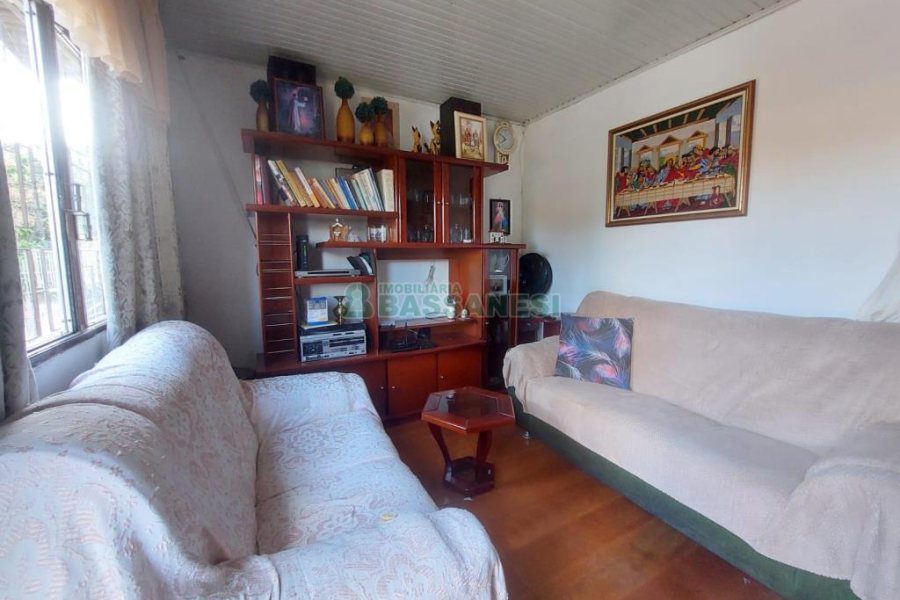 Casa com 100m², 3 dormitórios, 2 vagas, no bairro Panazzolo em Caxias do Sul para Alugar