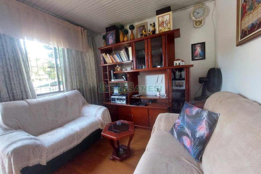 Casa com 100m², 3 dormitórios, 2 vagas, no bairro Panazzolo em Caxias do Sul para Alugar