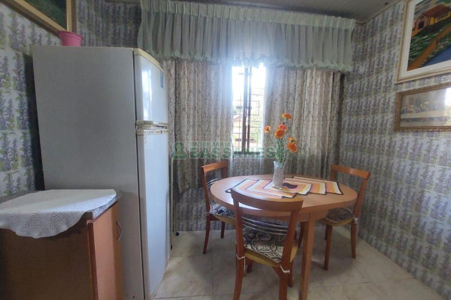 Casa com 100m², 3 dormitórios, 2 vagas, no bairro Panazzolo em Caxias do Sul para Alugar