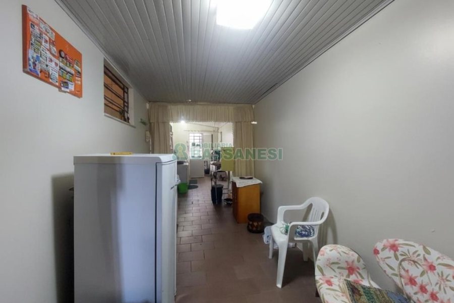 Casa com 100m², 3 dormitórios, 2 vagas, no bairro Panazzolo em Caxias do Sul para Alugar
