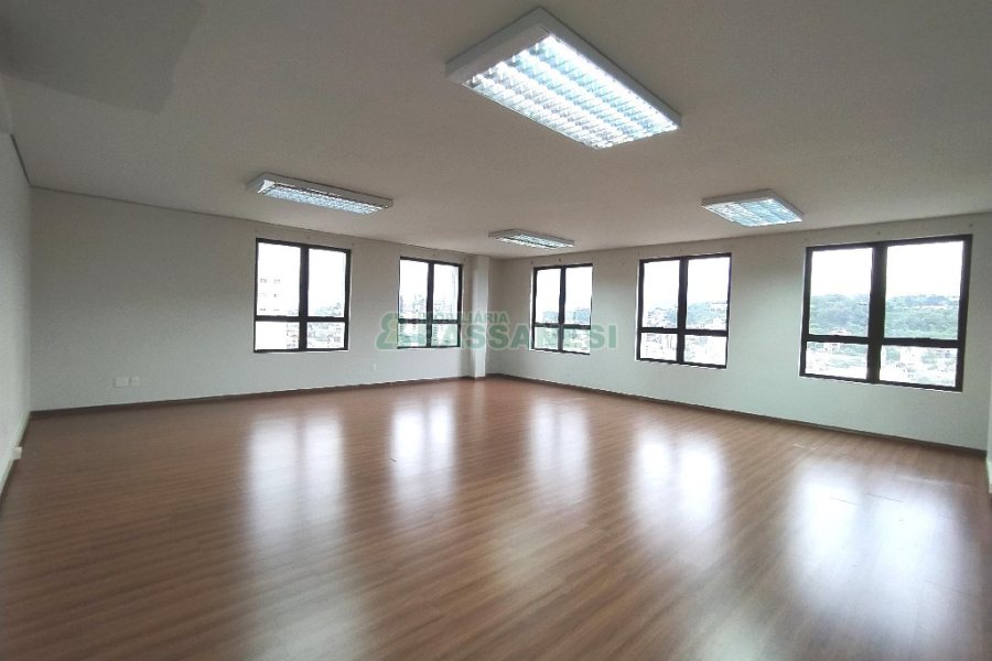 Predio com 1700m², 35 vagas, no bairro Santa Catarina em Caxias do Sul para Alugar