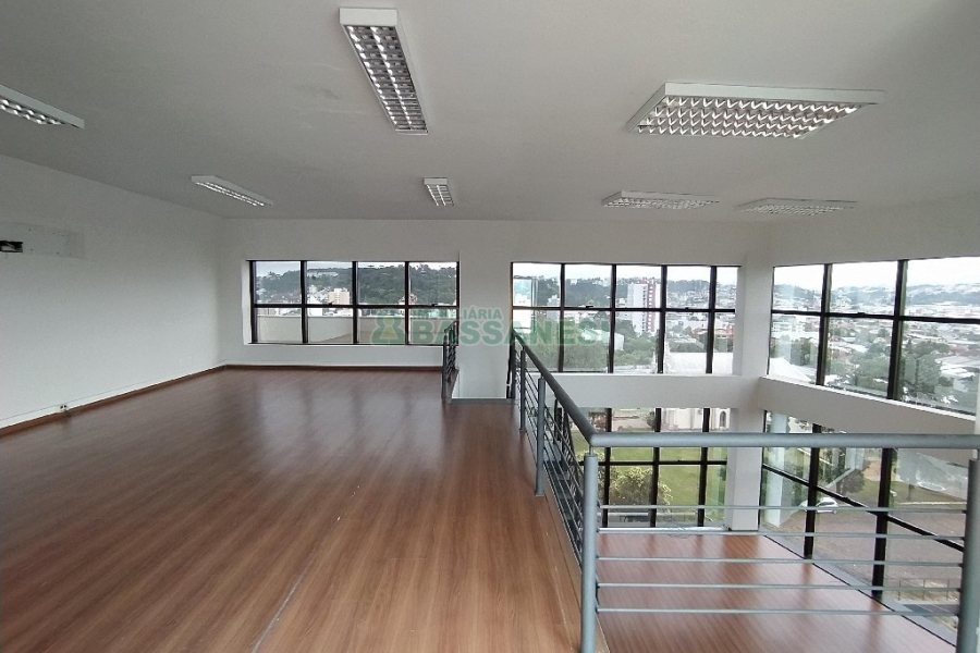 Predio com 1700m², 35 vagas, no bairro Santa Catarina em Caxias do Sul para Alugar