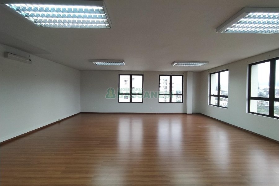 Predio com 1700m², 35 vagas, no bairro Santa Catarina em Caxias do Sul para Alugar