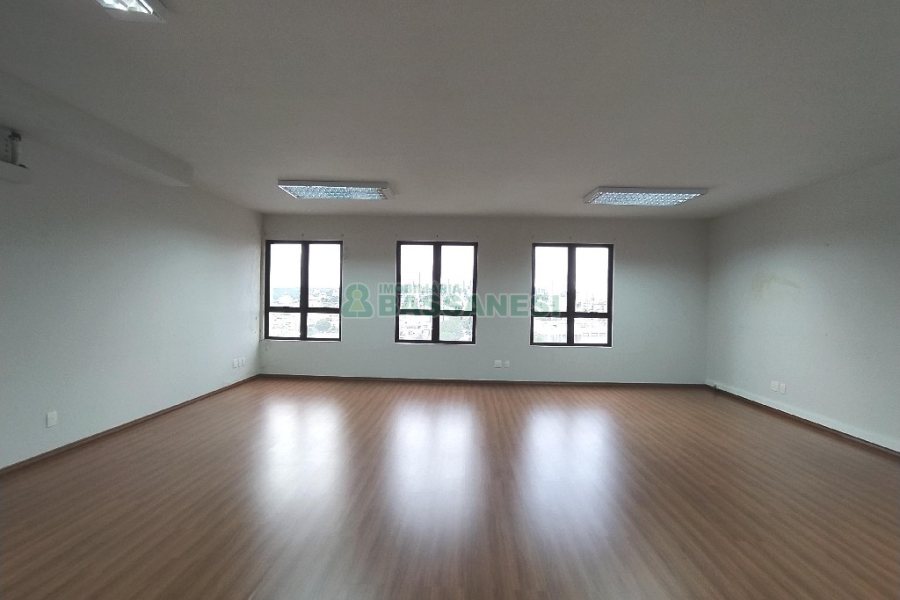 Predio com 1700m², 35 vagas, no bairro Santa Catarina em Caxias do Sul para Alugar