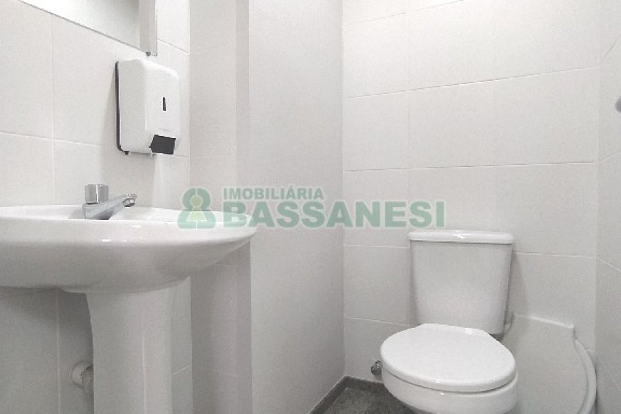 Predio com 1700m², 35 vagas, no bairro Santa Catarina em Caxias do Sul para Alugar