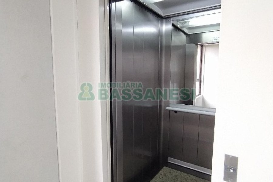 Predio com 1700m², 35 vagas, no bairro Santa Catarina em Caxias do Sul para Alugar