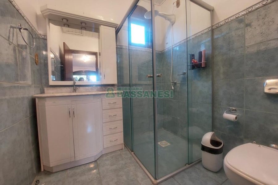 Casa com 350m², 5 dormitórios, 2 vagas, no bairro São Virgílio em Caxias do Sul para Alugar ou Comprar