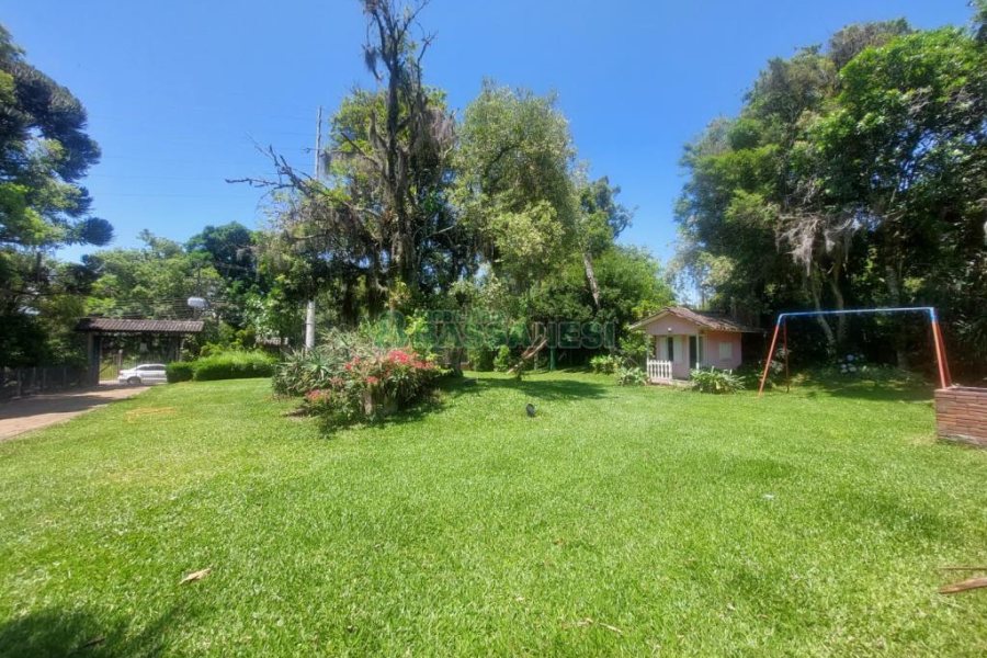 Casa com 350m², 5 dormitórios, 2 vagas, no bairro São Virgílio em Caxias do Sul para Alugar ou Comprar