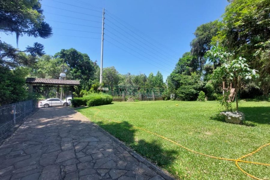 Casa com 350m², 5 dormitórios, 2 vagas, no bairro São Virgílio em Caxias do Sul para Alugar ou Comprar