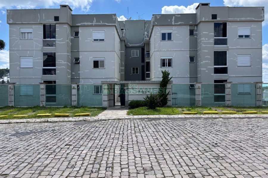 Apto Mobiliado com 72m², 2 dormitórios, 1 vaga, no bairro De Lazzer em Caxias do Sul para Alugar