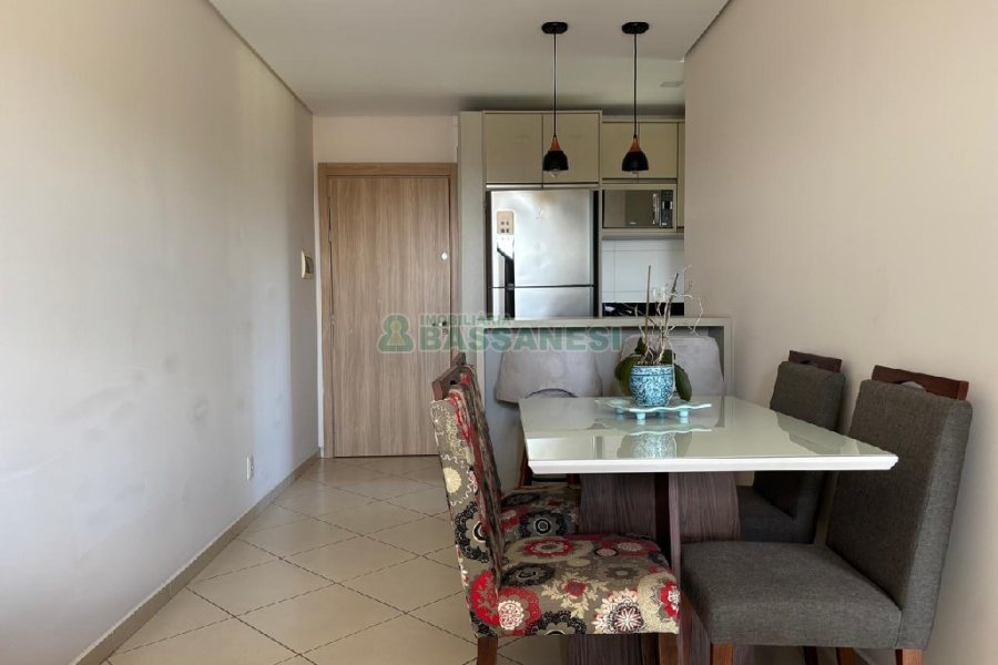 Apto Mobiliado com 72m², 2 dormitórios, 1 vaga, no bairro De Lazzer em Caxias do Sul para Alugar