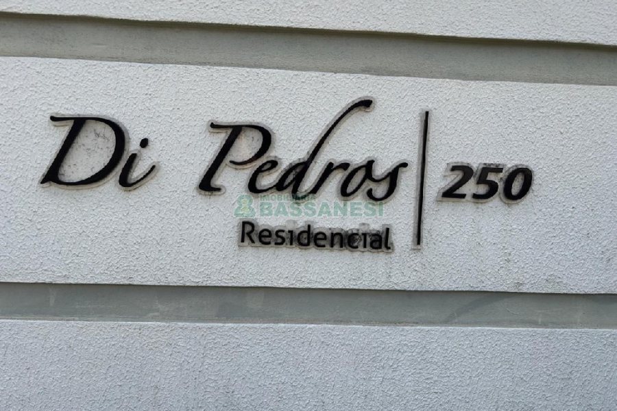 Apto Mobiliado com 72m², 2 dormitórios, 1 vaga, no bairro De Lazzer em Caxias do Sul para Alugar