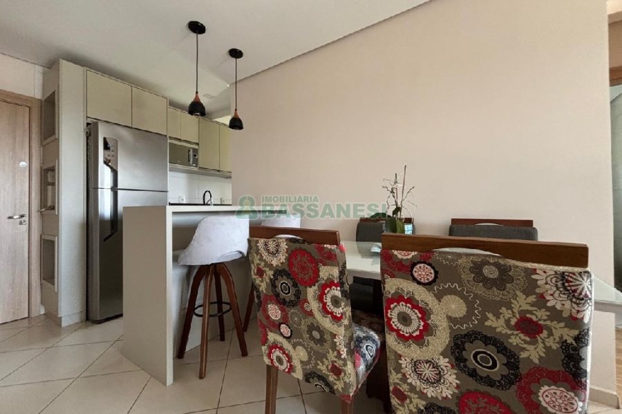 Apto Mobiliado com 72m², 2 dormitórios, 1 vaga, no bairro De Lazzer em Caxias do Sul para Alugar