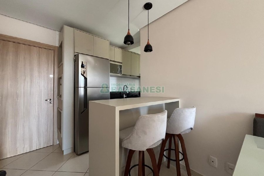 Apto Mobiliado com 72m², 2 dormitórios, 1 vaga, no bairro De Lazzer em Caxias do Sul para Alugar