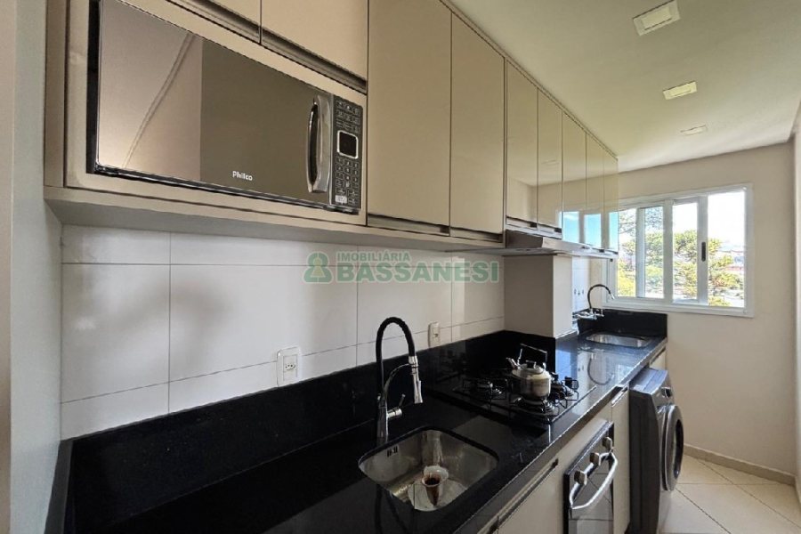 Apto Mobiliado com 72m², 2 dormitórios, 1 vaga, no bairro De Lazzer em Caxias do Sul para Alugar