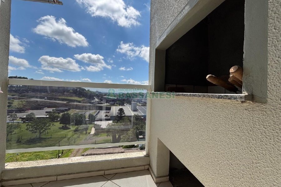 Apto Mobiliado com 72m², 2 dormitórios, 1 vaga, no bairro De Lazzer em Caxias do Sul para Alugar