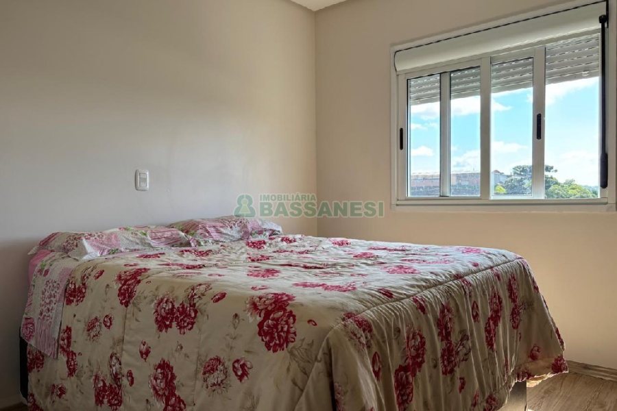 Apto Mobiliado com 72m², 2 dormitórios, 1 vaga, no bairro De Lazzer em Caxias do Sul para Alugar