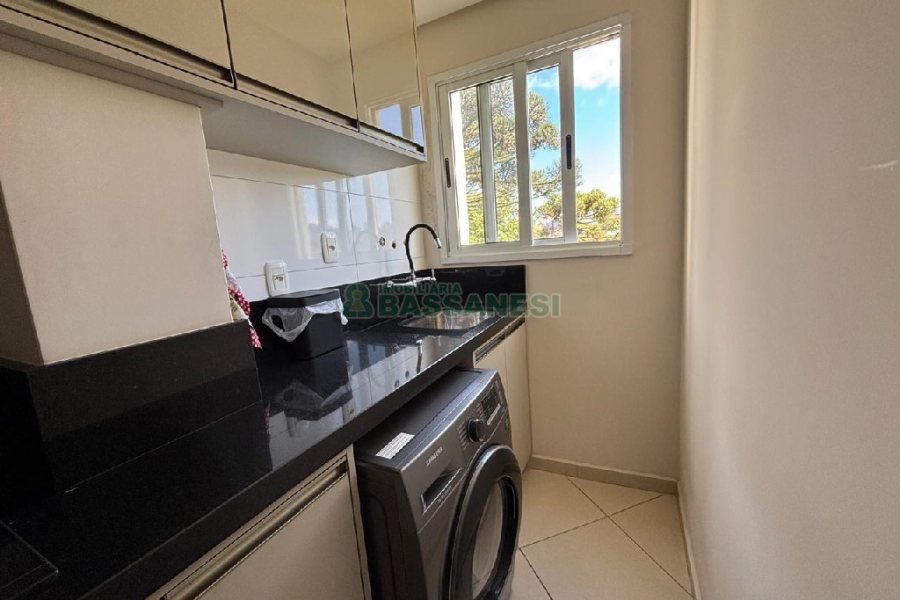 Apto Mobiliado com 72m², 2 dormitórios, 1 vaga, no bairro De Lazzer em Caxias do Sul para Alugar