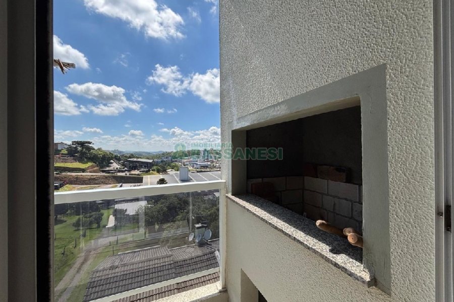 Apto Mobiliado com 72m², 2 dormitórios, 1 vaga, no bairro De Lazzer em Caxias do Sul para Alugar