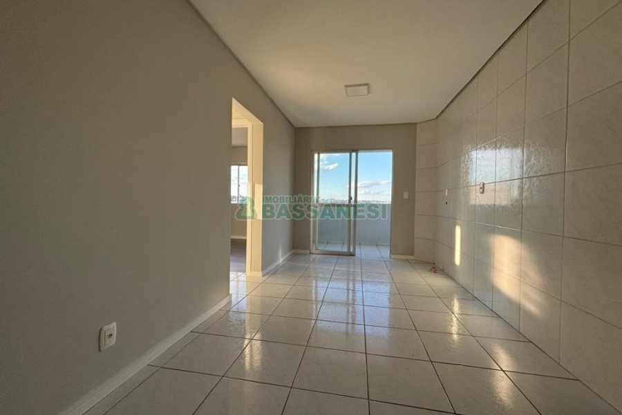 Apartamento com 61m², 3 dormitórios, 1 vaga, no bairro Fatima em Caxias do Sul para Comprar