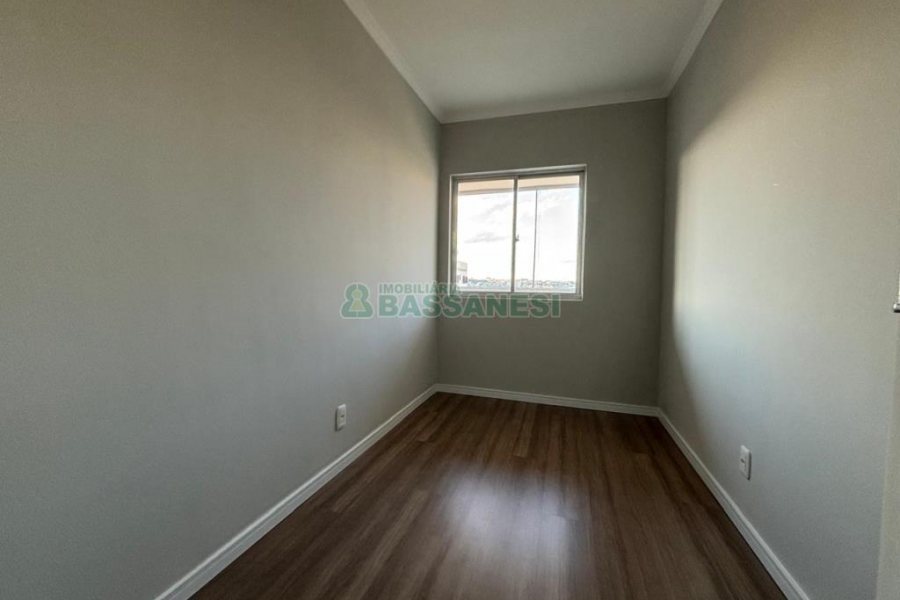 Apartamento com 61m², 3 dormitórios, 1 vaga, no bairro Fatima em Caxias do Sul para Comprar