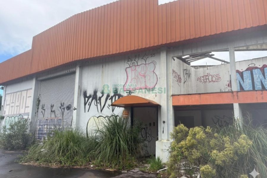 Pavilhão com 1100m², no bairro Ana Rech em Caxias do Sul para Comprar