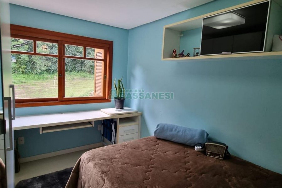 Sobrado com 194m², 4 dormitórios, -4 vaga, no bairro Vinhedos em Caxias do Sul para Comprar