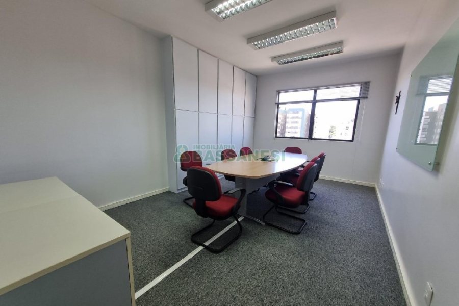 Sala com 90m², 1 vaga, no bairro Centro em Caxias do Sul para Alugar