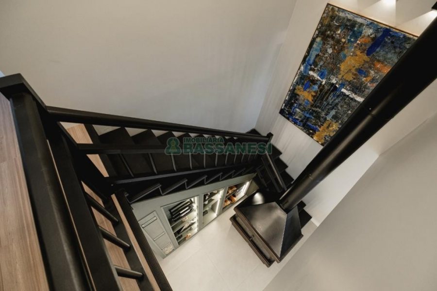 Casa com 175m², 3 dormitórios, 2 vagas, no bairro Nossa Senhora da Saúde em Caxias do Sul para Comprar