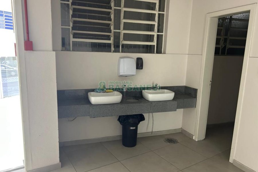 Loja com 60m², no bairro Rio Branco em Caxias do Sul para Alugar