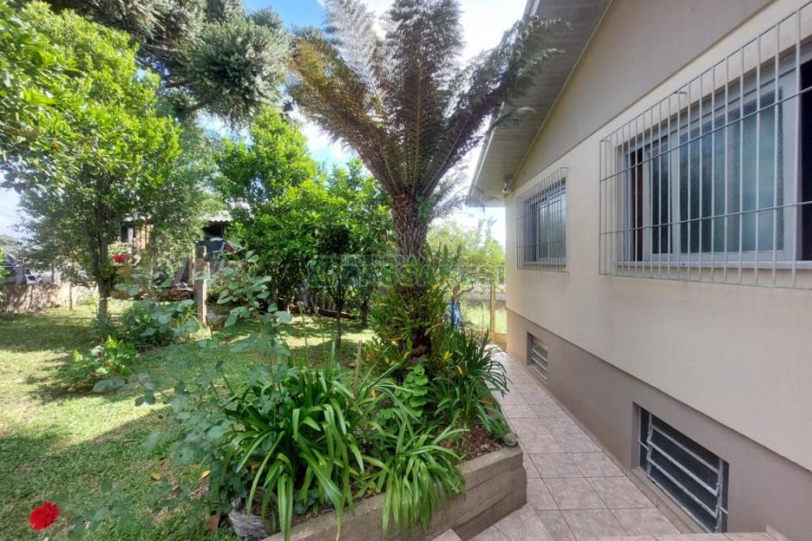 Casa com 143m², 5 dormitórios, no bairro São Ciro em Caxias do Sul para Comprar