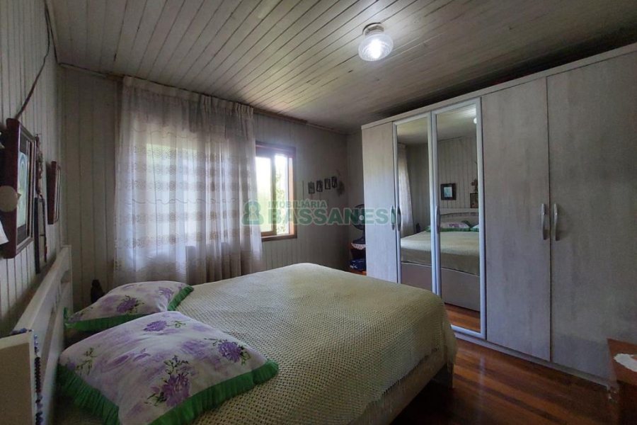 Casa com 143m², 5 dormitórios, no bairro São Ciro em Caxias do Sul para Comprar