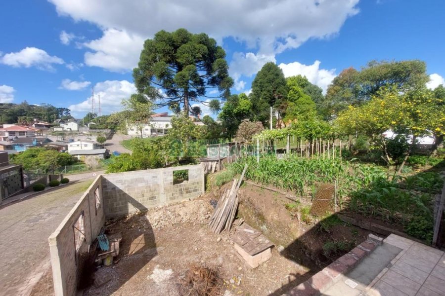 Casa com 143m², 5 dormitórios, no bairro São Ciro em Caxias do Sul para Comprar