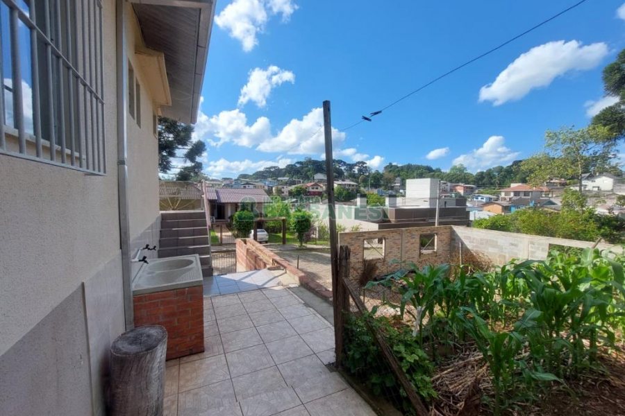 Casa com 143m², 5 dormitórios, no bairro São Ciro em Caxias do Sul para Comprar