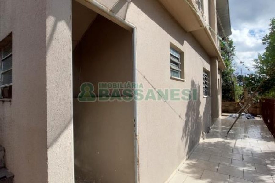 Casa com 143m², 5 dormitórios, no bairro São Ciro em Caxias do Sul para Comprar