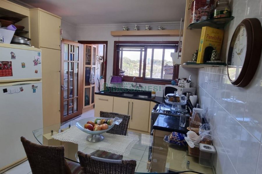 Apartamento com 99m², 2 dormitórios, 1 vaga, no bairro Santa Catarina em Caxias do Sul para Comprar