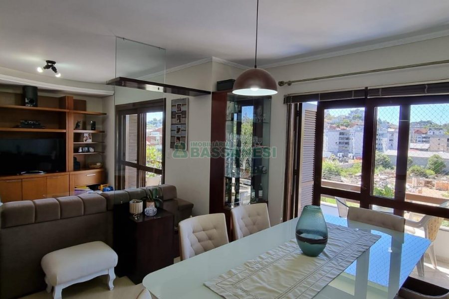 Apartamento com 99m², 2 dormitórios, 1 vaga, no bairro Santa Catarina em Caxias do Sul para Comprar