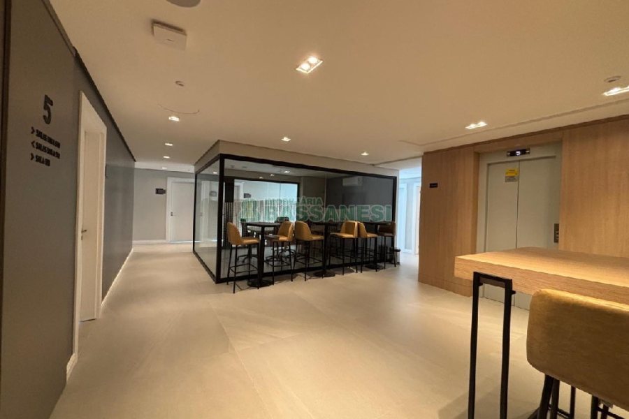 Sala com 32m², 1 vaga, no bairro Exposição em Caxias do Sul para Alugar