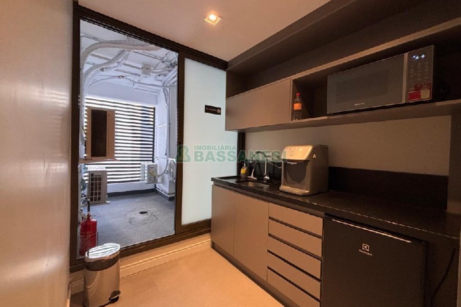 Sala com 32m², 1 vaga, no bairro Exposição em Caxias do Sul para Alugar