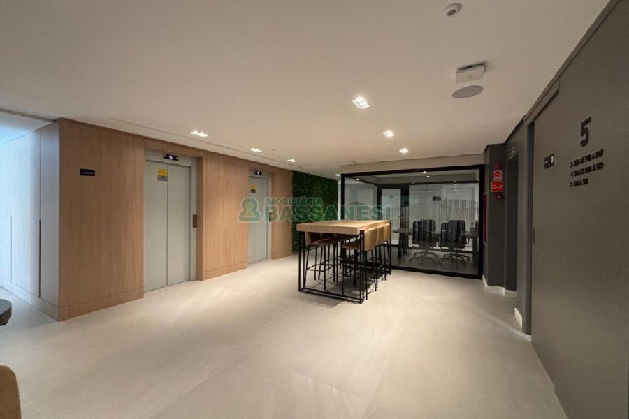 Sala com 32m², 1 vaga, no bairro Exposição em Caxias do Sul para Alugar