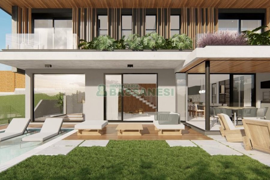 Casa com 351m², 3 dormitórios, 2 vagas, no bairro Nossa Senhora da Saúde em Caxias do Sul para Comprar