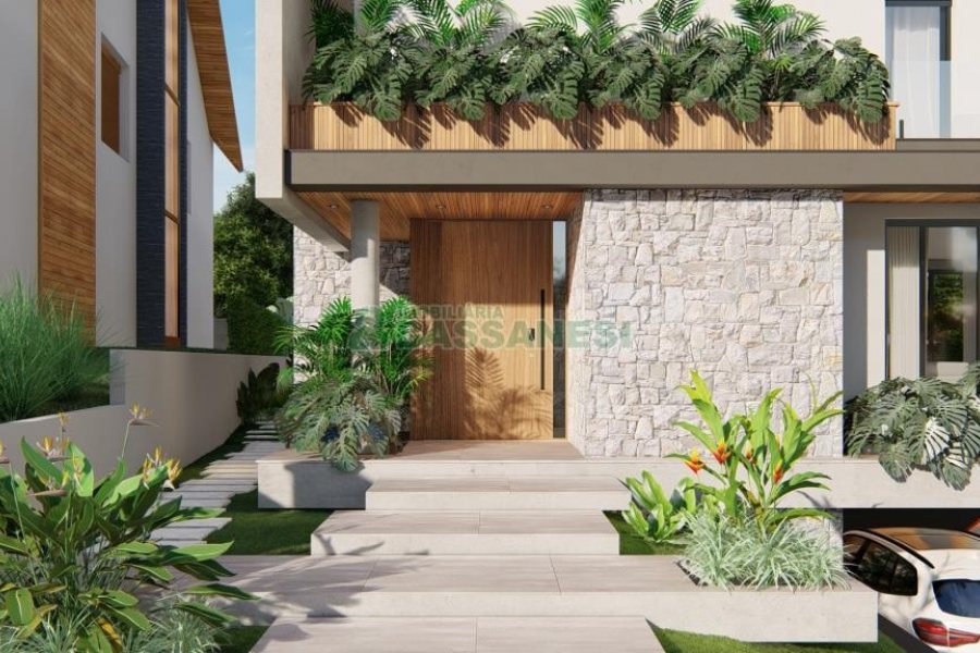 Casa com 351m², 3 dormitórios, 2 vagas, no bairro Nossa Senhora da Saúde em Caxias do Sul para Comprar